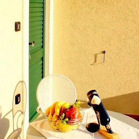 Salu Hotel