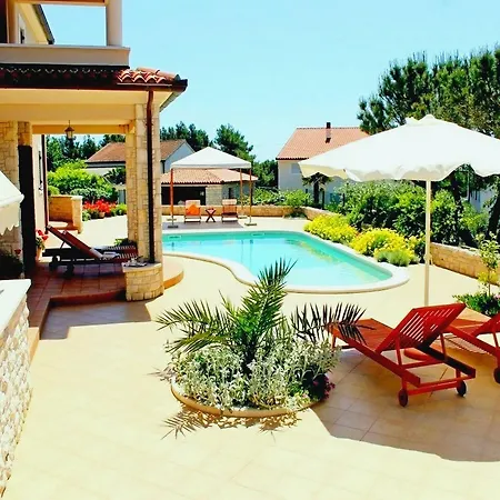 Salu Hotel Premantura